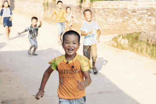 1569748297328695.gif 01.gif